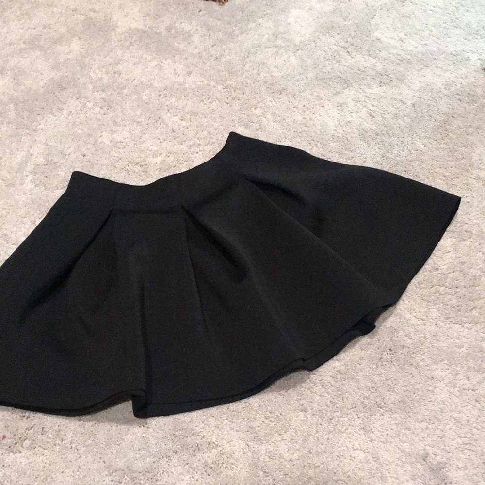 SOLD - Poofy circle skirt - Picture 2 of 3